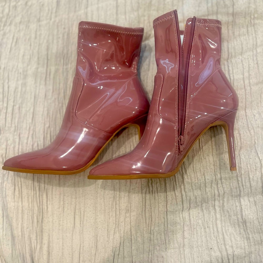 Brand New Steve Madden show booties